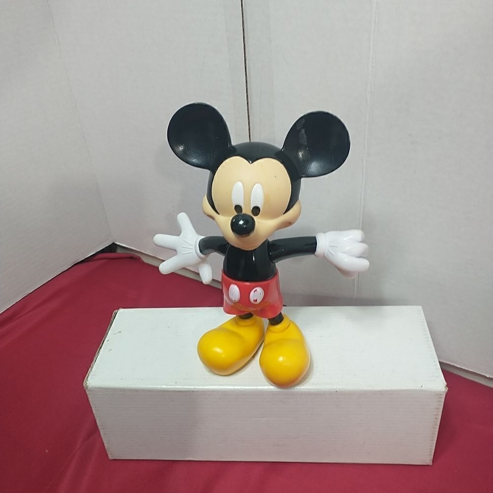 Vtg Walt Disney Attraction Mickey Mouse Hard Plastic Figure . Condition is Used. - Picture 6 of 10